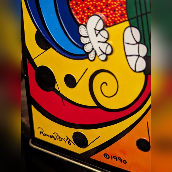 Romero Britto lithographed Creme de Grand Marnier tin signed by the artist - Picture 3 of 6